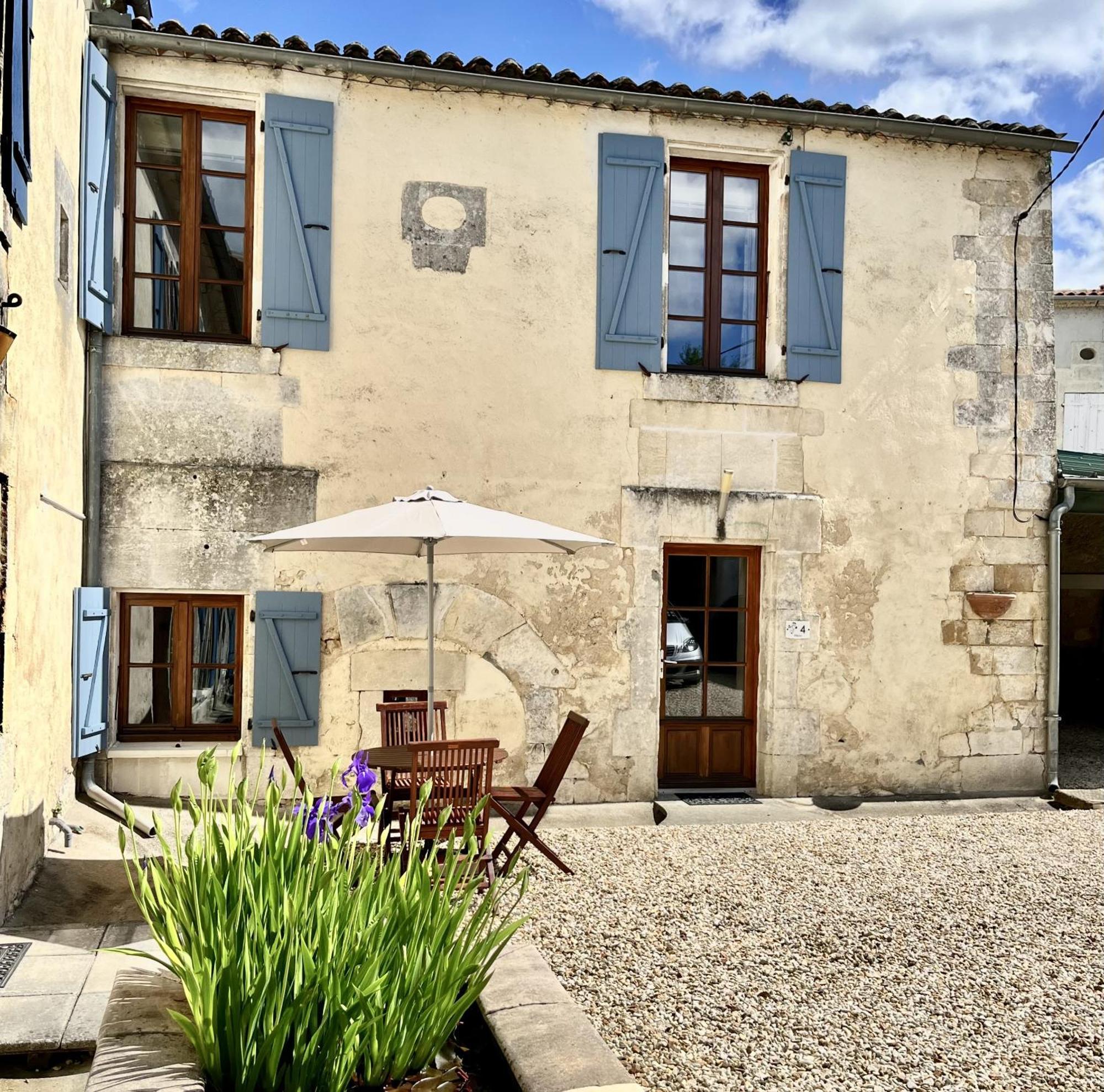 Petit Moulin De Veillard Villa Bourg-Charente Kültér fotó